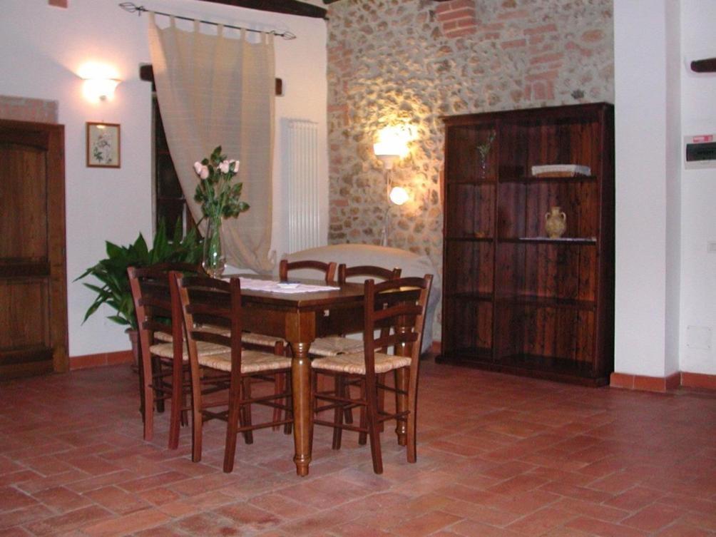 Casale Il Colombaio Di Toiano Guest House Valli Ngoại thất bức ảnh