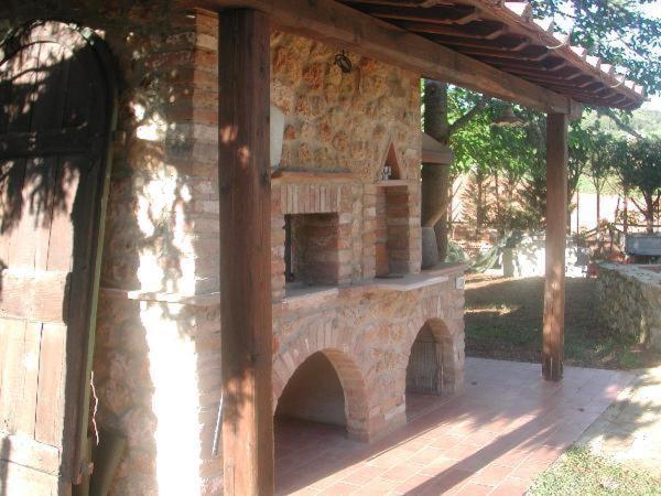 Casale Il Colombaio Di Toiano Guest House Valli Ngoại thất bức ảnh