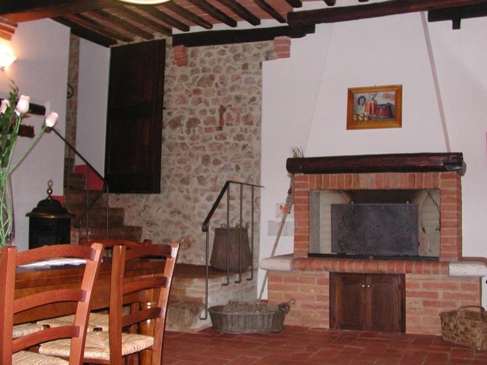 Casale Il Colombaio Di Toiano Guest House Valli Phòng bức ảnh