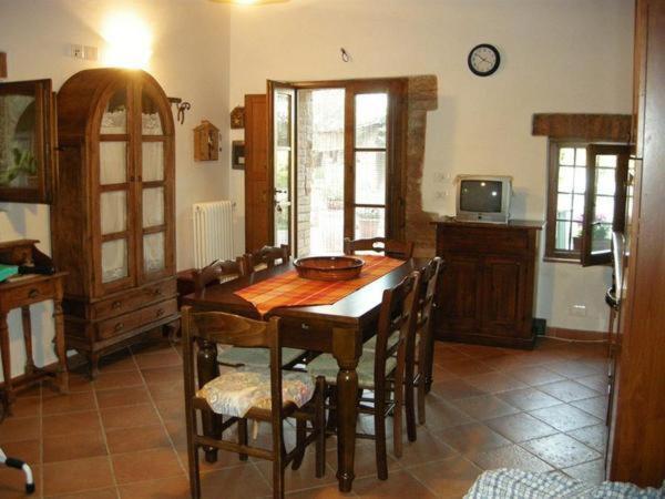 Casale Il Colombaio Di Toiano Guest House Valli Ngoại thất bức ảnh